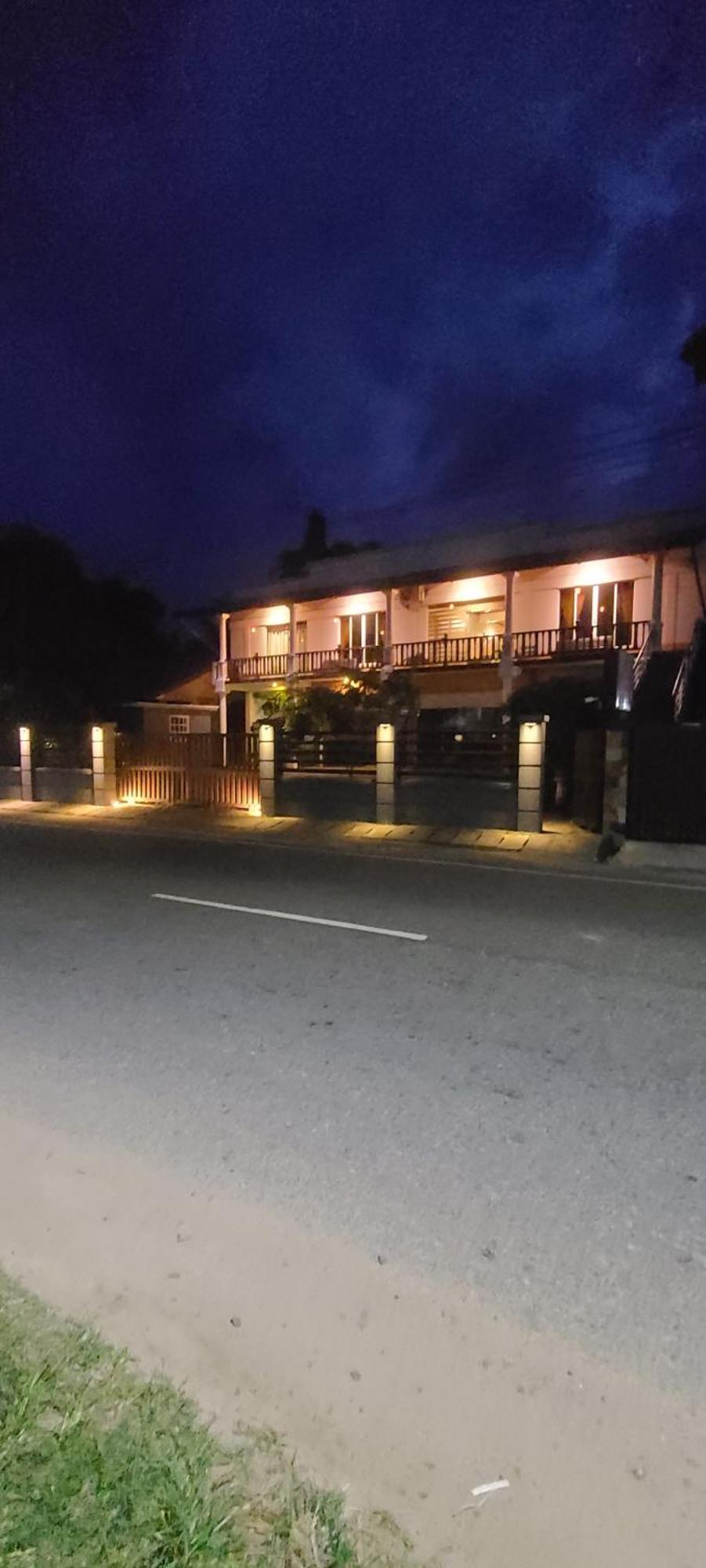 Gg Lodge Mirissa Exterior photo